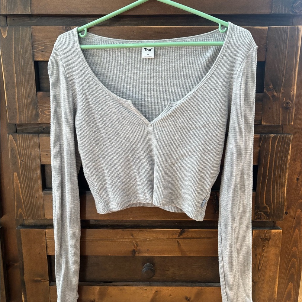 Aritzia TNA Gray Ribbed Long Sleeve Crop Top